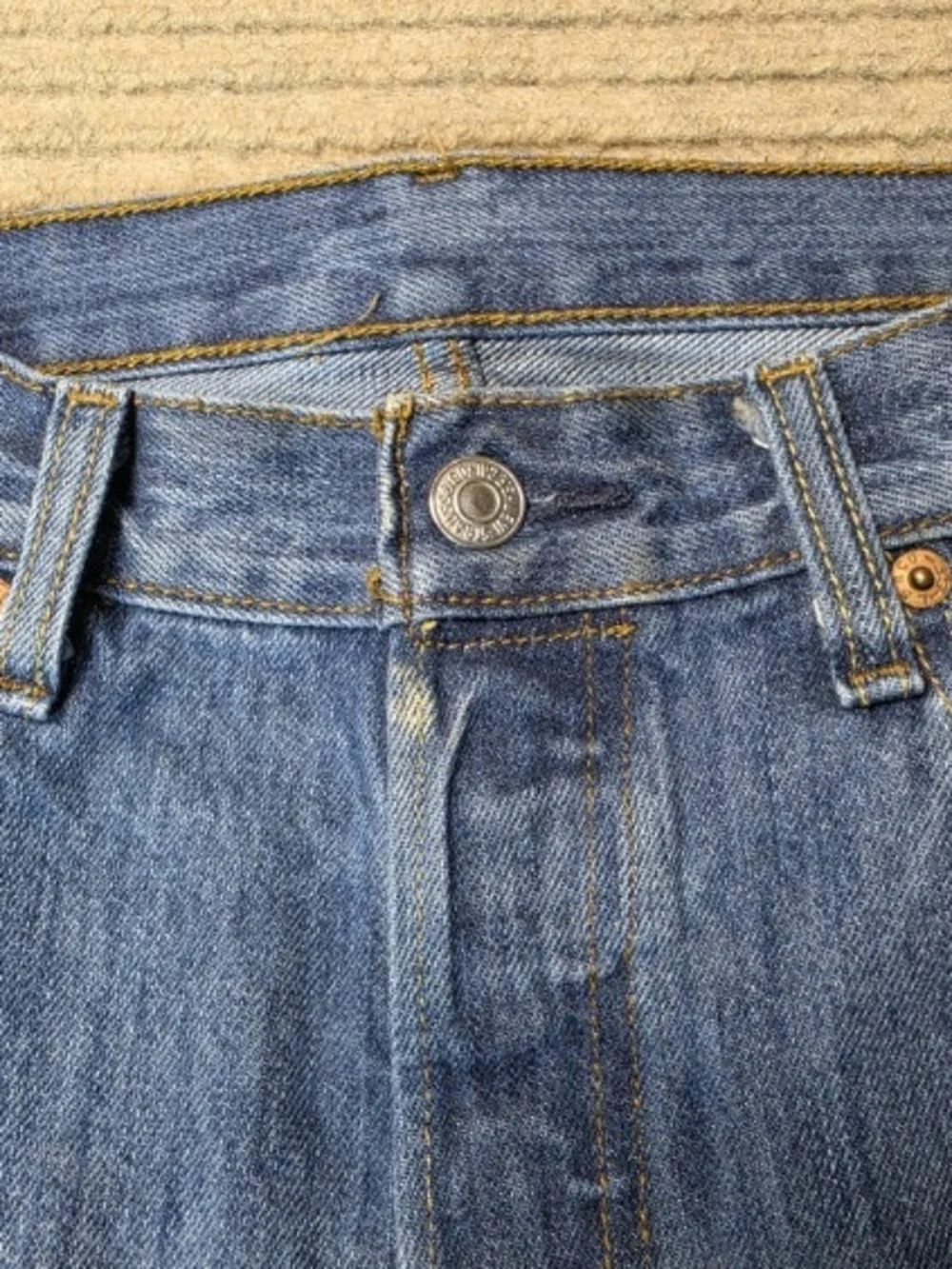 Levis 501 Original Fit Jeans Mens 31x32 Blue Straight Leg Button Fly 00501-0193